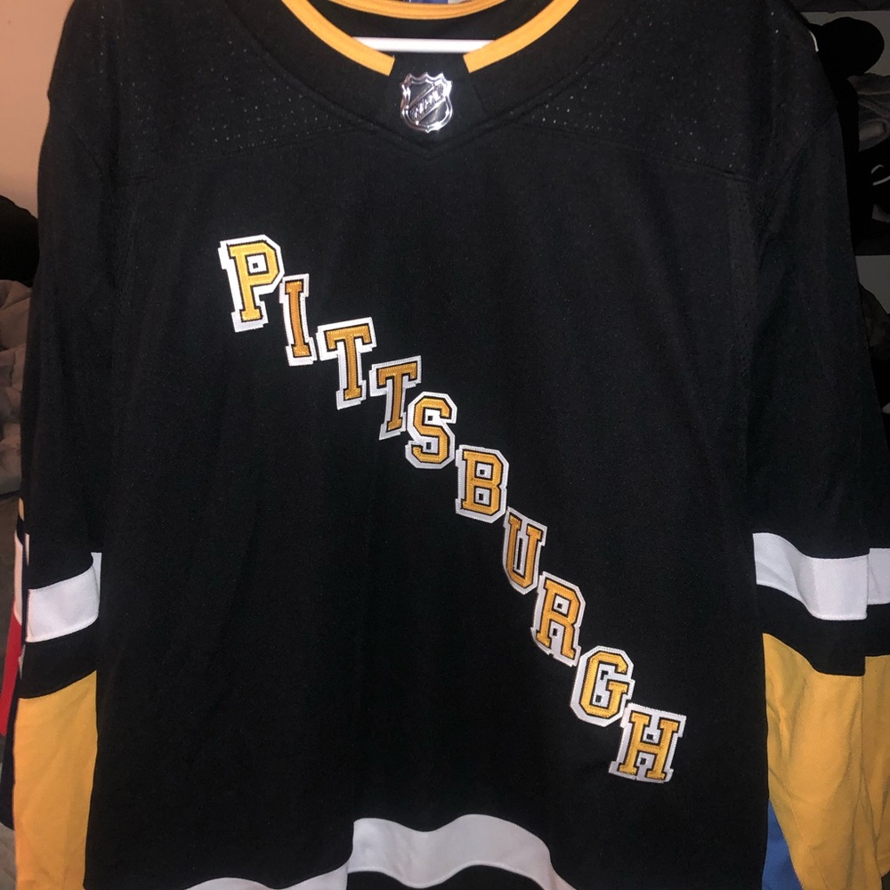 Pittsburgh Penguins alternate jersey (multiple sizes)